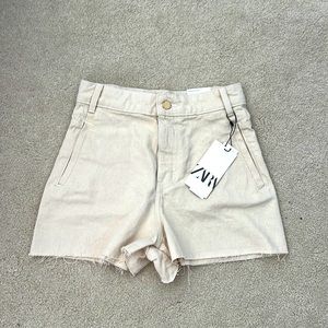 ZARA SEAMLESS SHORT - High Rise Rigid